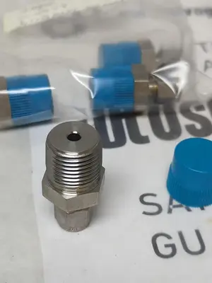 New | in-Stock SWAGELOK SS-400-1-8 Valves/Fittings Ohio US | Surplus Asset Holdings #1240029