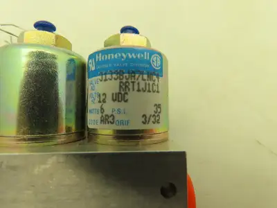 Honeywell Skinner 3133BJA7LNC4 Solenoid Valve Manifold 3-Way 12VDC 35PSI 1/4"NPT
