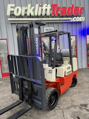 USED NISSAN CUGJ02F35V