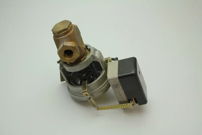 New | in-Stock Johnson Controls V-3000-8011 Valves/Fittings California US | Davliegogo LLC #1729828