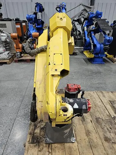 Used 2008 FANUC ARCMATE 120IC Robots Ohio US | Six Axis Solutions #397857