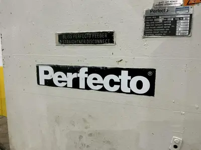 30,000 LBS X 36" PERFECTO COIL FEED LINE, COIL REEL UNCOILER & STRAIGHTENER: YOBRO #24871