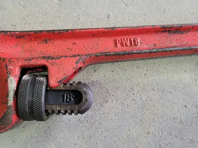 Assorted Pipe Wrench, 14" & 18", (Set of 6)