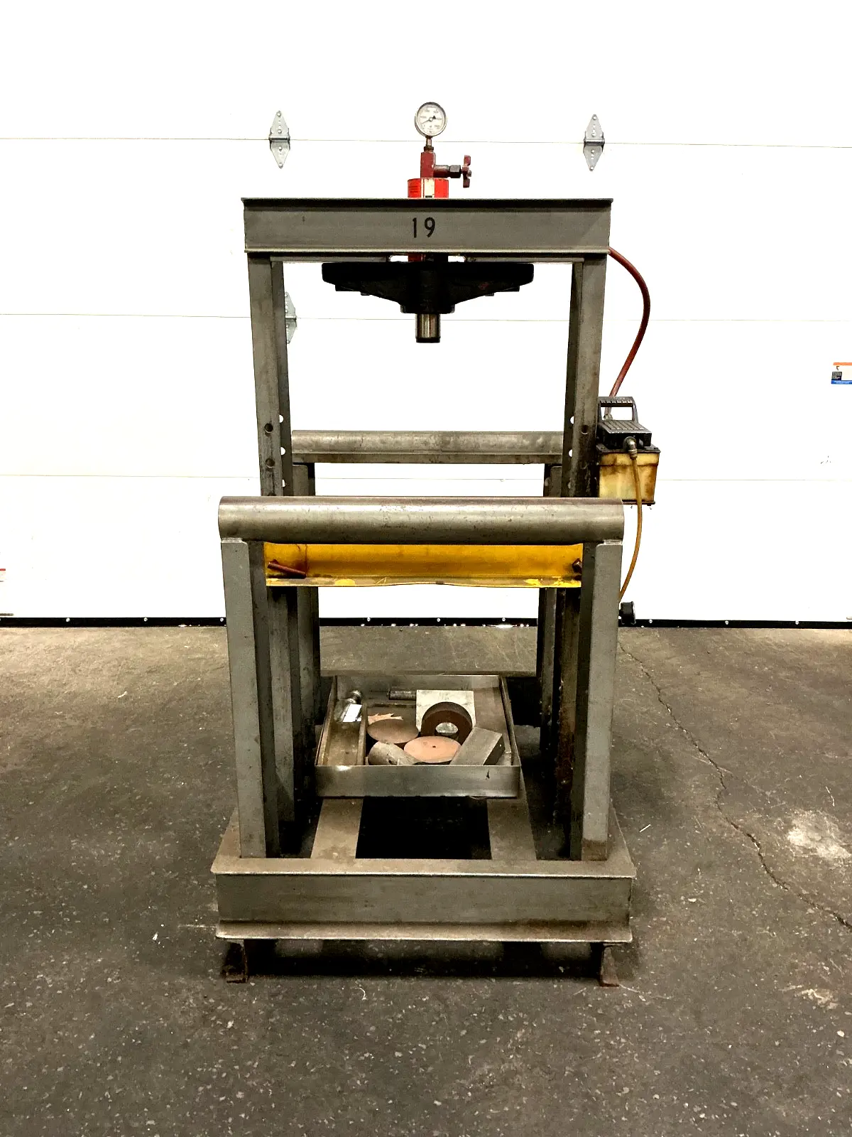 Used POWER TEAM _UNKNOWN_ Hydraulic Cylinders | Equipment Recovery Corp. #1330968