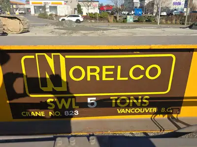 USED NORELCO 823