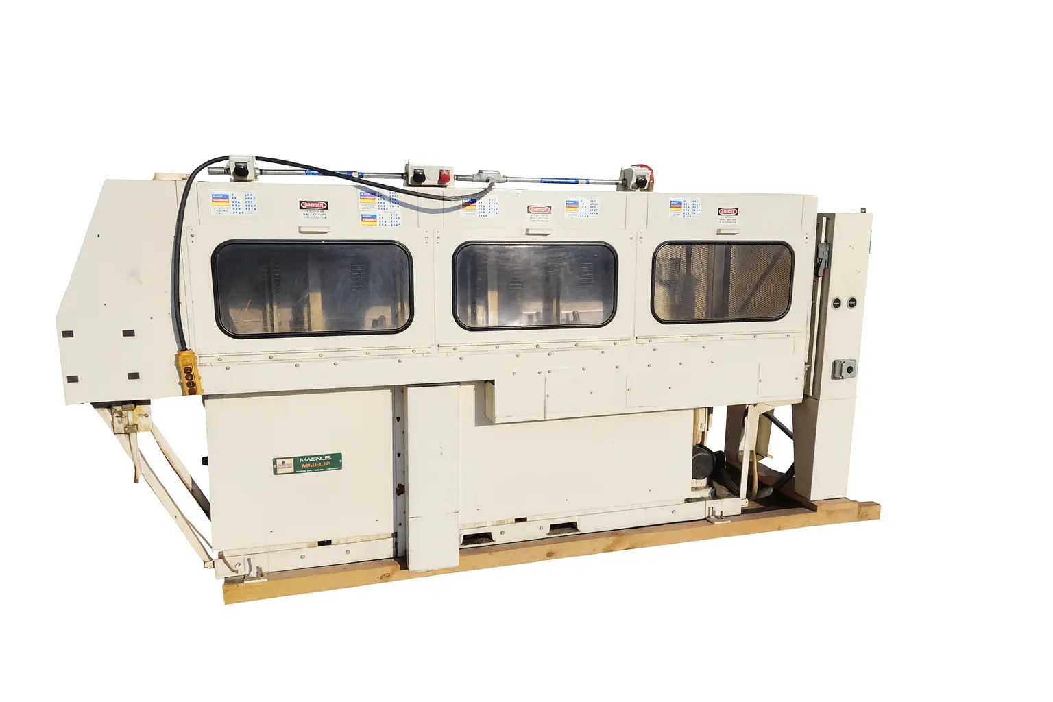 USED 2002 MAGNUS ML24