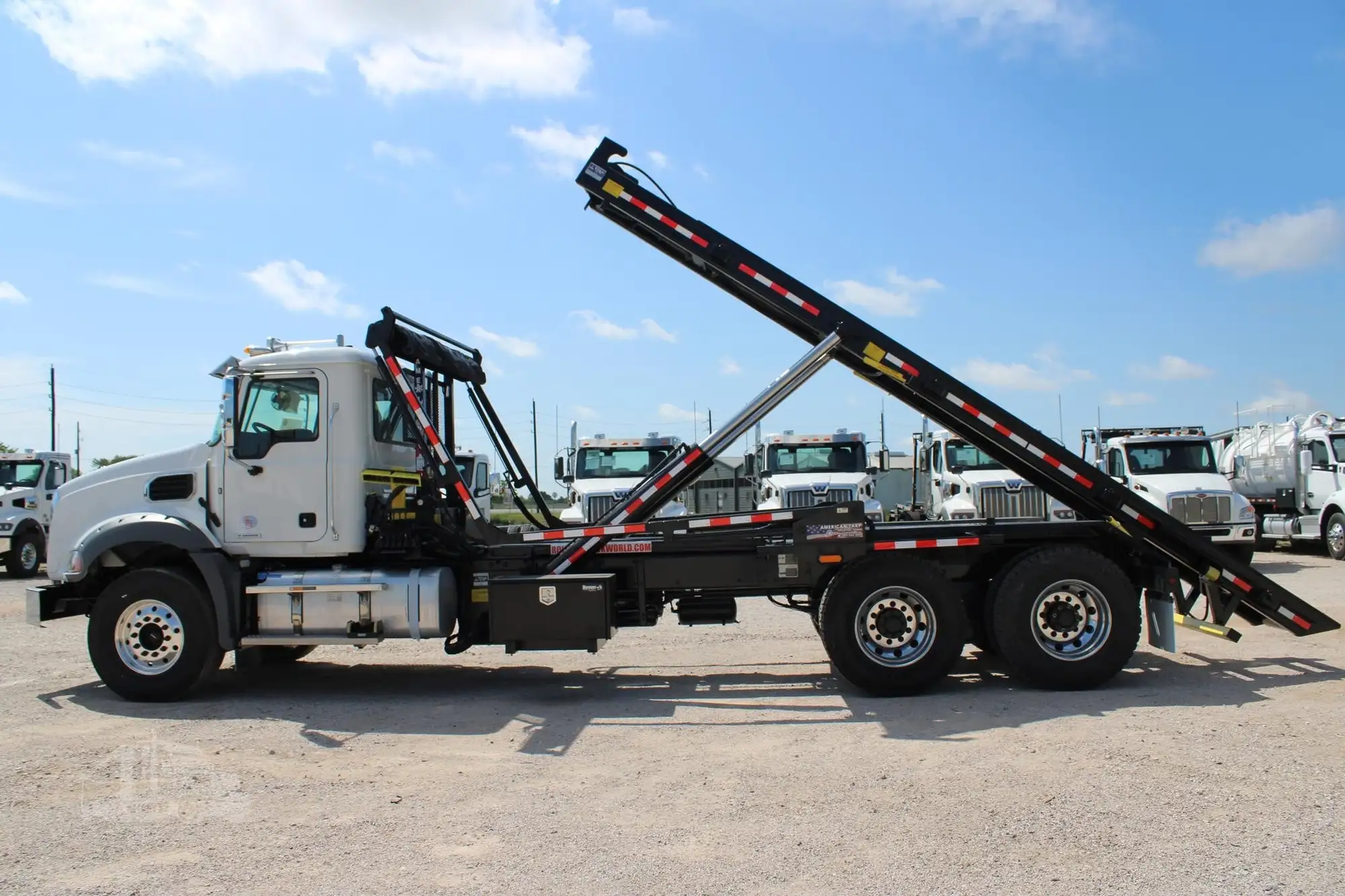 New | in-Stock 2026 MACK GRANITE 64BR Rolloff Trucks Texas US | Roll Off Truck World #1491904