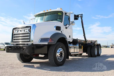 New | in-Stock 2025 MACK GRANITE 64BR Rolloff Trucks Texas US | Roll Off Truck World #1491919