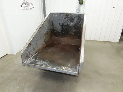 Used MECO _UNKNOWN_ Hoppers Indiana US | Arrow Industrial #1366956