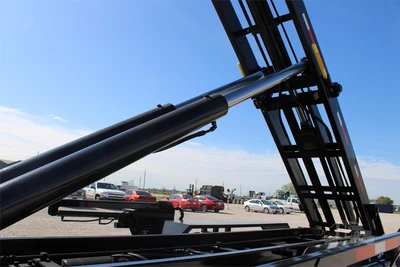 New | in-Stock 2025 MACK GRANITE 64BR Rolloff Trucks Texas US | Roll Off Truck World #1491919
