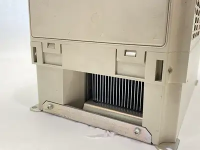 USED YASKAWA P7 VARISPEED IQ PUMP CONTROLLER DRIVE 3PH 27A 480V