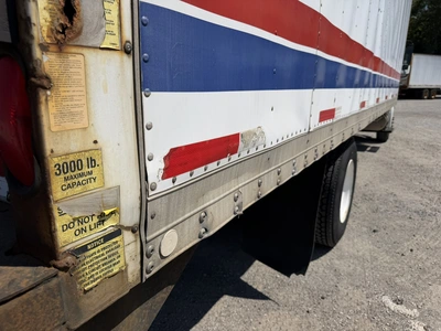 Used 2005 INTERNATIONAL 4300 SBA4X2 Box trucks Indiana US | Miedema Asset Management Group #1414578
