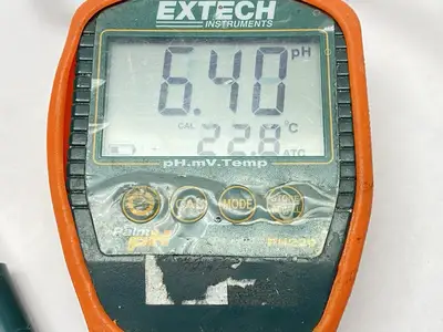 USED EXTECH WATERPROOF PALM PH METER WITH PROBE