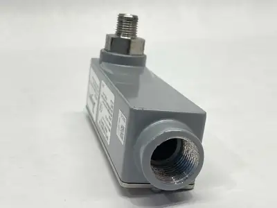 USED DWYER INDUSTRIAL PRESSURE TRANSMITTER 101635-62