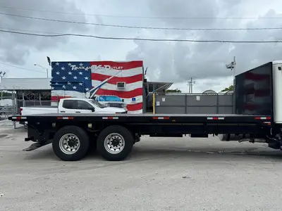 Used 2018 FREIGHTLINER CASCADIA Conventional trucks Florida US | Truck and Van Outlet #1509230
