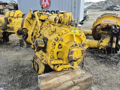 USED 2015 KOMATSU R561-13-51030