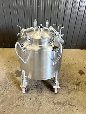 Used LEE INDUSTRIES 250 LDBT Stainless Steel Tanks Quebec CA | Carter-Wilson Equipment Services #451009