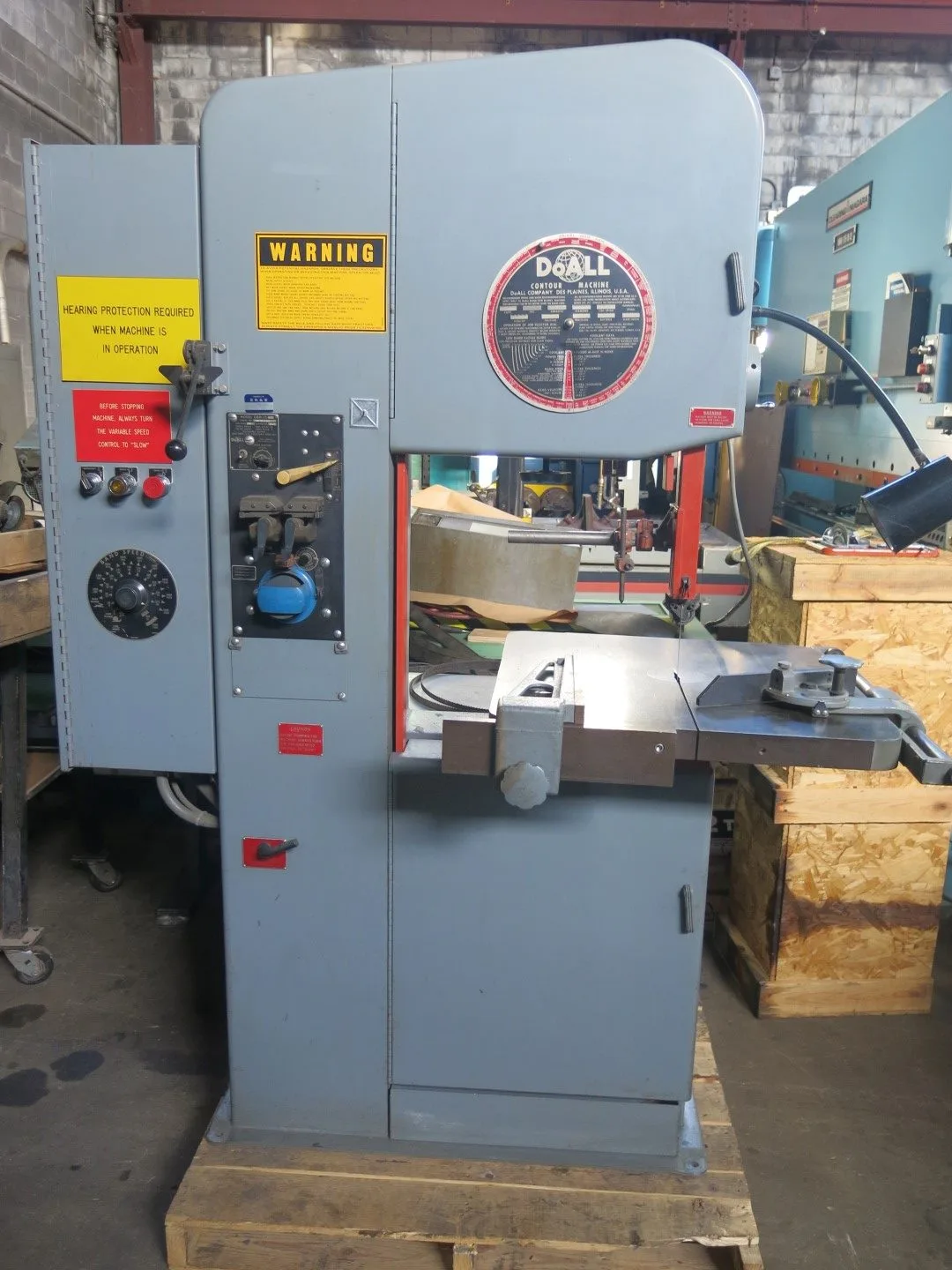 DOALL 2013-20 ELECTRONIC VARIABLE SPEED VERTICAL BANDSAW