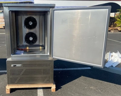 171-0368 34" Shock Chiller Self Contained Blast Freezer