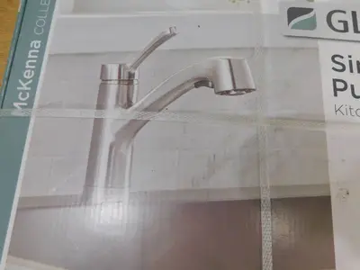 New Glacier Bay McKenna Single Handle Pull Out Sprayer Kitchen Faucet in Stainless Steel with Turbo Spray and FastMount