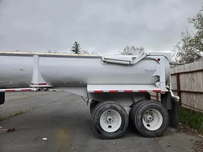 USED 1985 RELIANCE 28FT