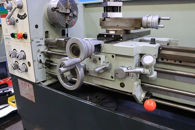 Used 2010 Victor 1440B, Inch/Metric, Gap, 4-Jaw, Toolpost, 3 HP Gap Lathes New Jersey US | Machinery Values #1334567