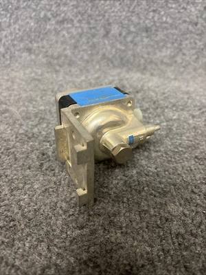 New | in-Stock Johnson Controls R-3030-I Relays & Switches California US | Davliegogo LLC #1706471