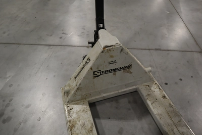 Used GENERIC GENERIC Pallet Jacks Minnesota US | Machinesused.com #1404077