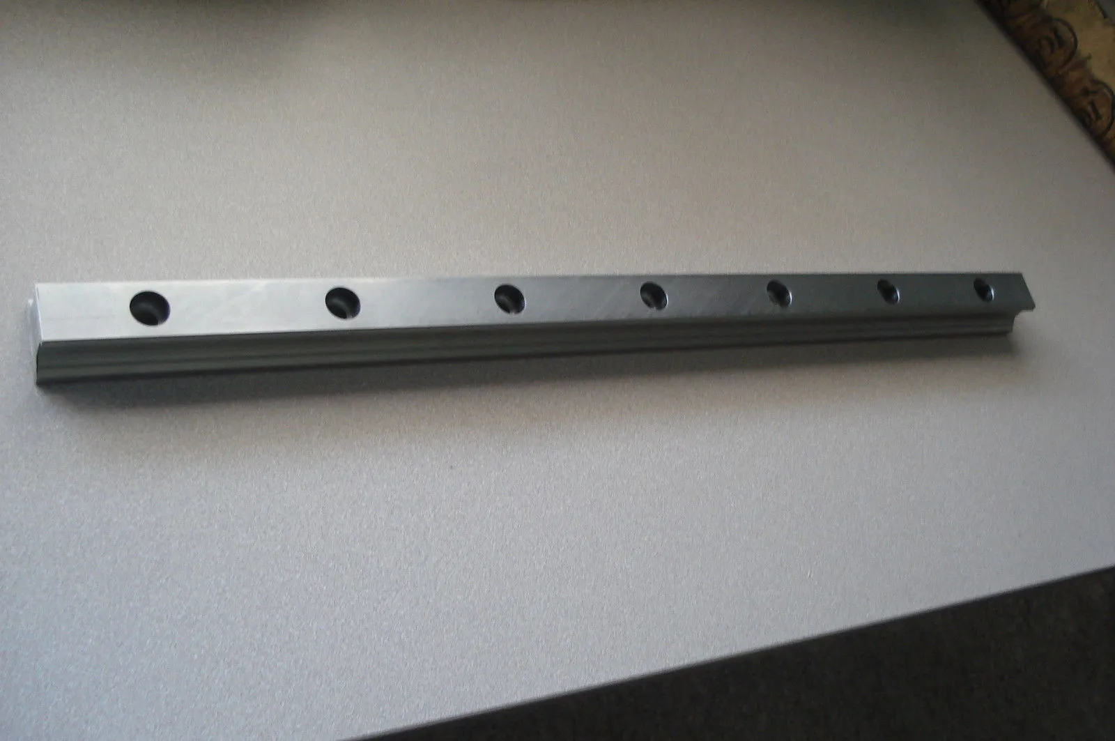 NEW THK LINEAR RAIL T521P45A0740