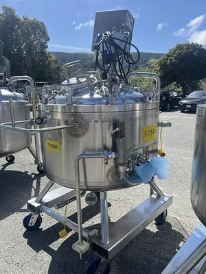 Reactor, 65 Gallon (250 Liters), Stainless Steel, Jacketed, 45 PSI Internal, Lightnin Agitated #S745434