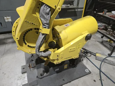 2012 Fanuc Robot R-2000i6 210FS Robotic Arm System w/ Camera System, Pallet Supports