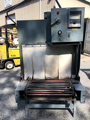 USED SHANKLIN BUNDLER AND OVEN 30" SEAL BAR BUNDLER MODEL: B 2BB TUNNEL MODEL: T_8PR SHANKLIN BUNDLER AND OVEN 30" SEAL BAR BUNDLER MODEL: B 2BB TUNNEL MODEL: T_8PR