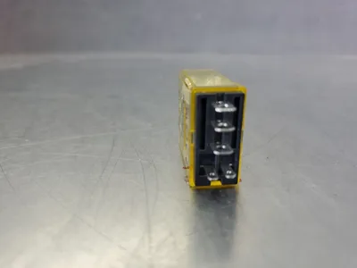 IDEC RIHB-UAC120 GENERAL PURPOSE RELAY, 120V - Lot of 4. 4C-43