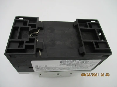 NEW Siemens Siemens 3RV1011-0EA10