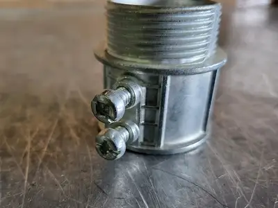 1-1/4" Screw Connector