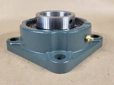 NEW NTN UCFX15-300D1