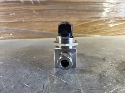 NEW SWAGELOK SS-45S8