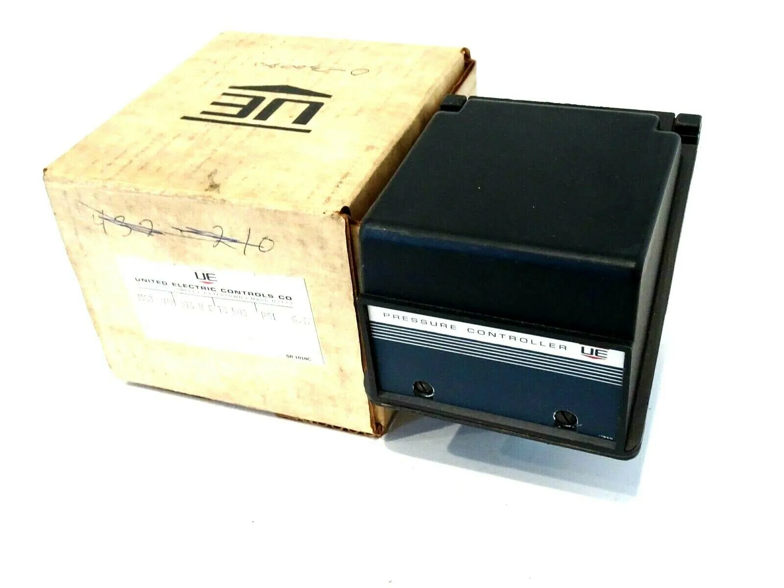 NEW UNITED ELECTRIC J300 9700 376 R PRESSURE SWITCH 0-500 PSI J3009700376R