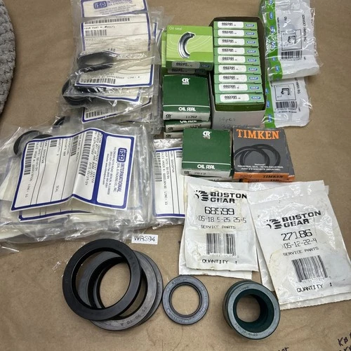 LARGE LOT OF ASSORTED OIL SEALS (SEE PHOTOS & DESCR.FOR SIZES) FAST SHIPPING!!