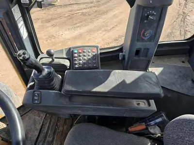 USED 2013 JOHN DEERE 544K