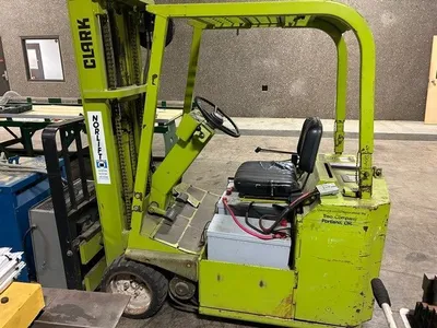 Used 1972 CLARK 40B Electric Forklifts Oregon US | RTR Services #1405156