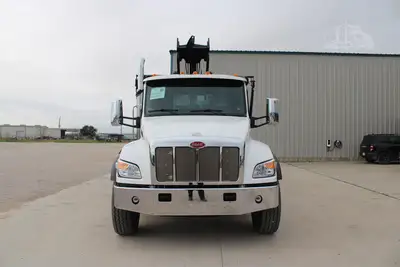 New | in-Stock 2027 PETERBILT 548 Rolloff Trucks Texas US | Roll Off Truck World #1492000