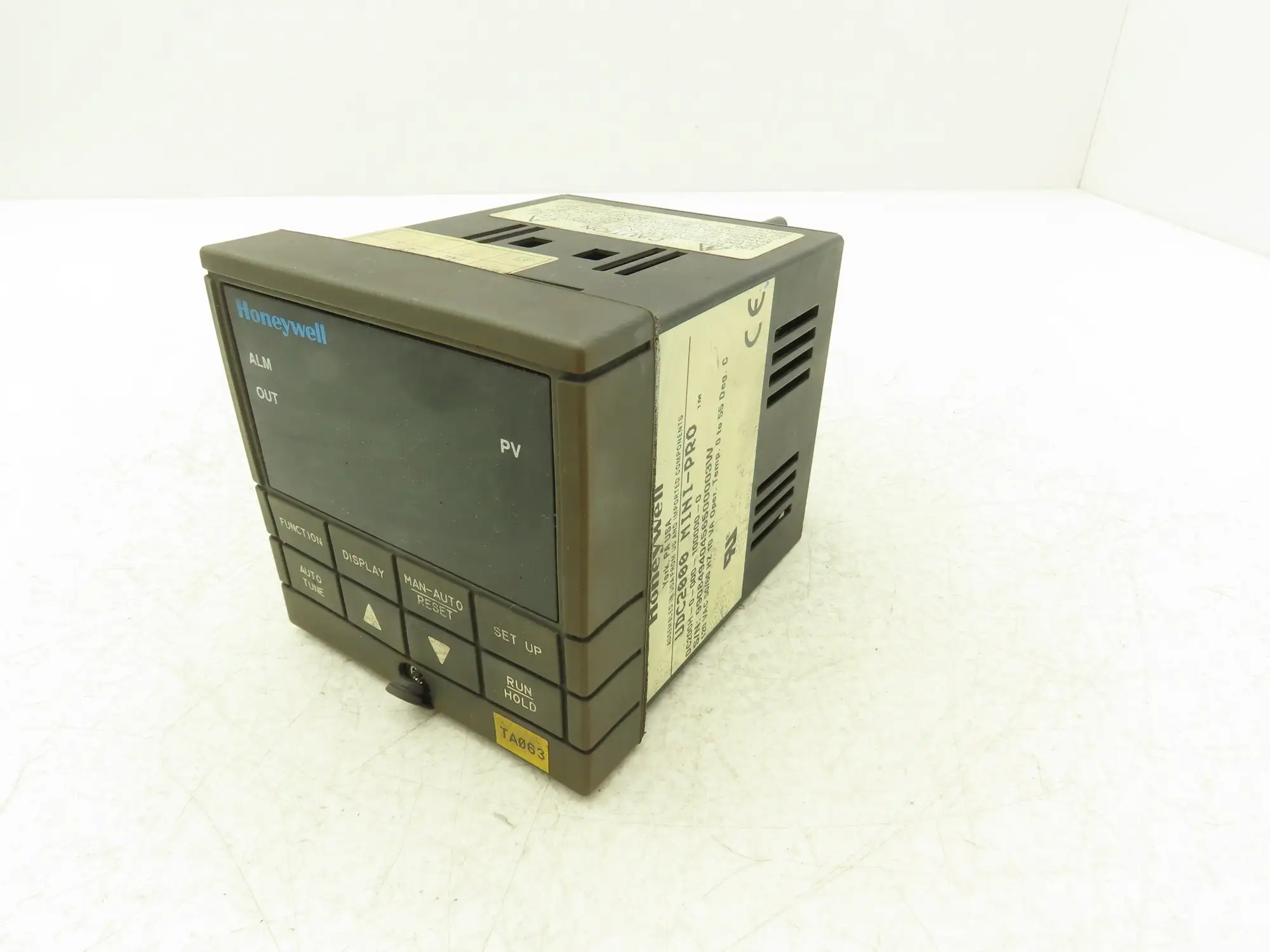 Honeywell UDC2000 Mini-Pro Temperature Controller 120VAC DC200H-0-000-10000-0