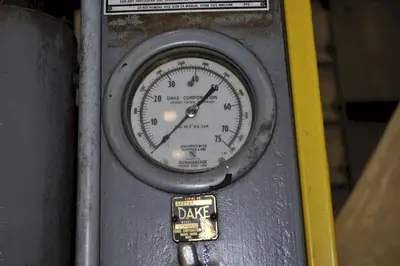 75 TON DAKE 4 POST HYDRAULIC PRESS