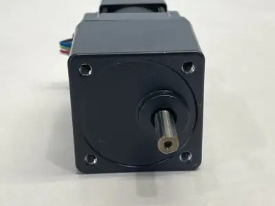 USED ORIENTAL MOTOR BRUSHLESS DC MOTOR 200RPM 24VDC 15W