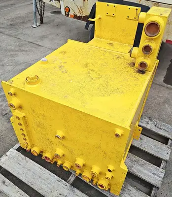 Used ATLAS COPCO T4 HYDRAULIC RESERVOIR TANK Parts (Hydraulics and Pneumatics) Pennsylvania US | East West Machinery & Drilling #1417707