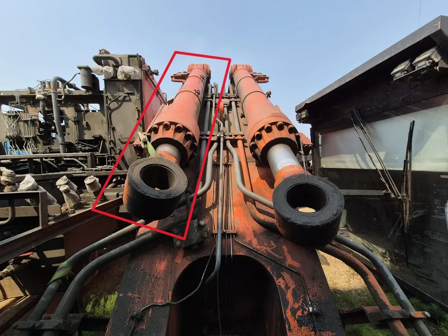 Used HITACHI EX2600-6 Hydraulic Cylinders British Columbia CA | Lenmark #1442893