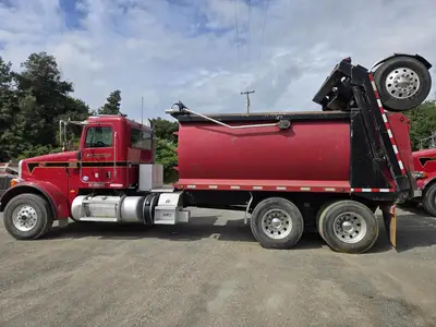 USED 2014 PETERBILT 365