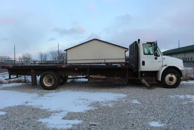 INTERNATIONAL 4300 DT466 BOX TRUCK | Levy Recovery Group (23)