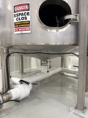 2021 INDUSTRIES D'ACIER INOXYDABLE ITEE 4,000 GALLON Pionowy zbiornik magazynowy | Perry Equipment (3)